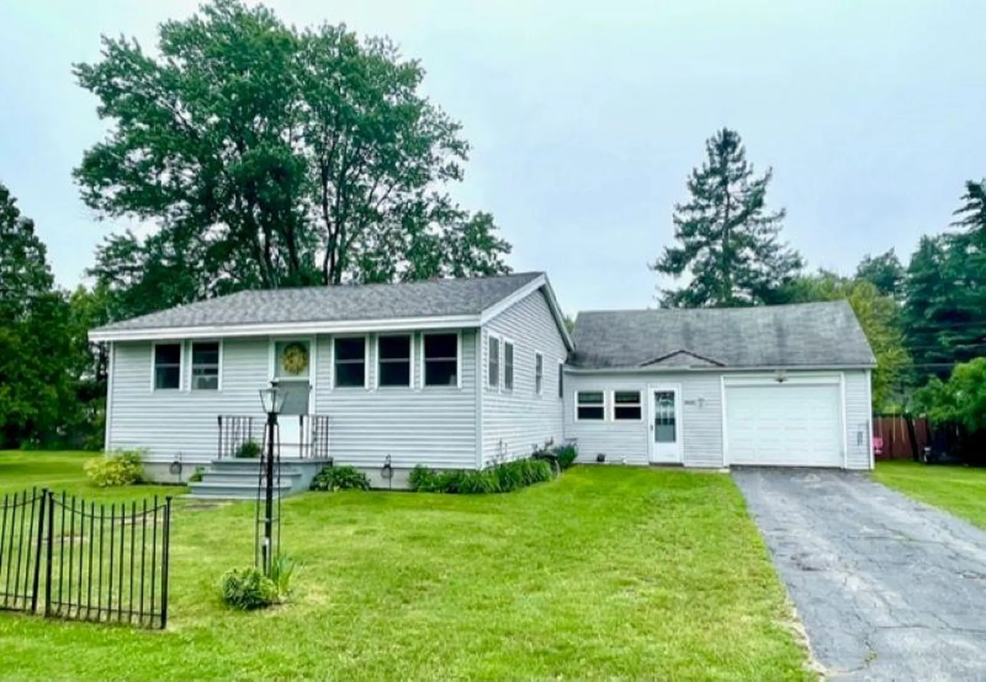 11 Pine Street Merrimack NH 03054
