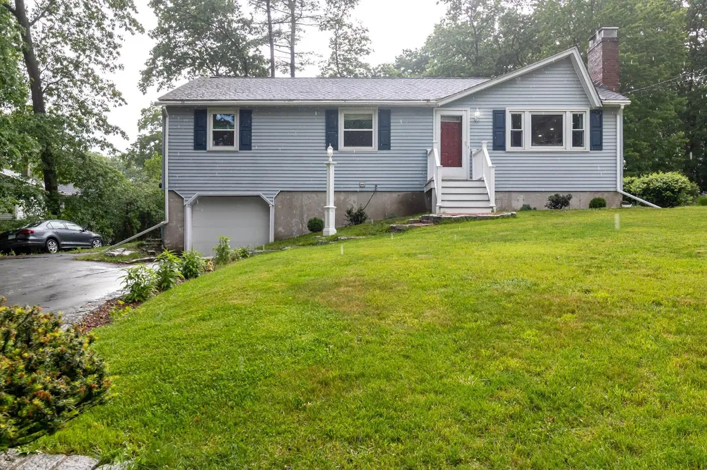 2 Joan Street Derry NH 03038