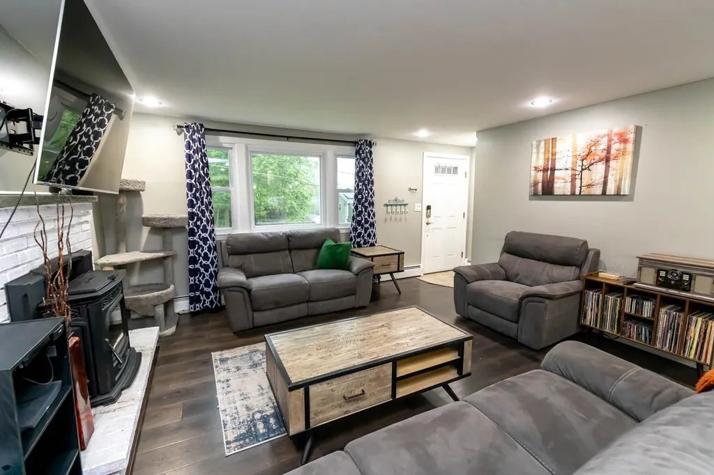 2 Joan Street Derry NH 03038
