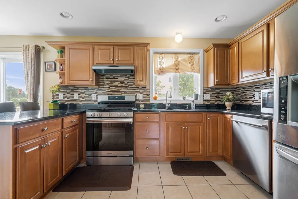79 Cherrywood Drive Nashua NH 03062