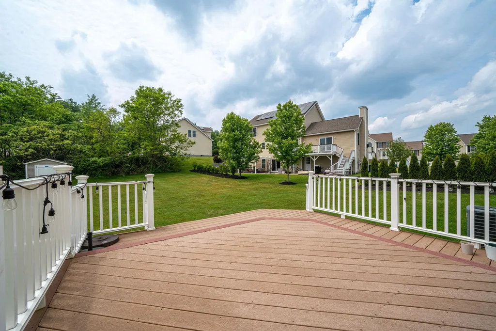 79 Cherrywood Drive Nashua NH 03062
