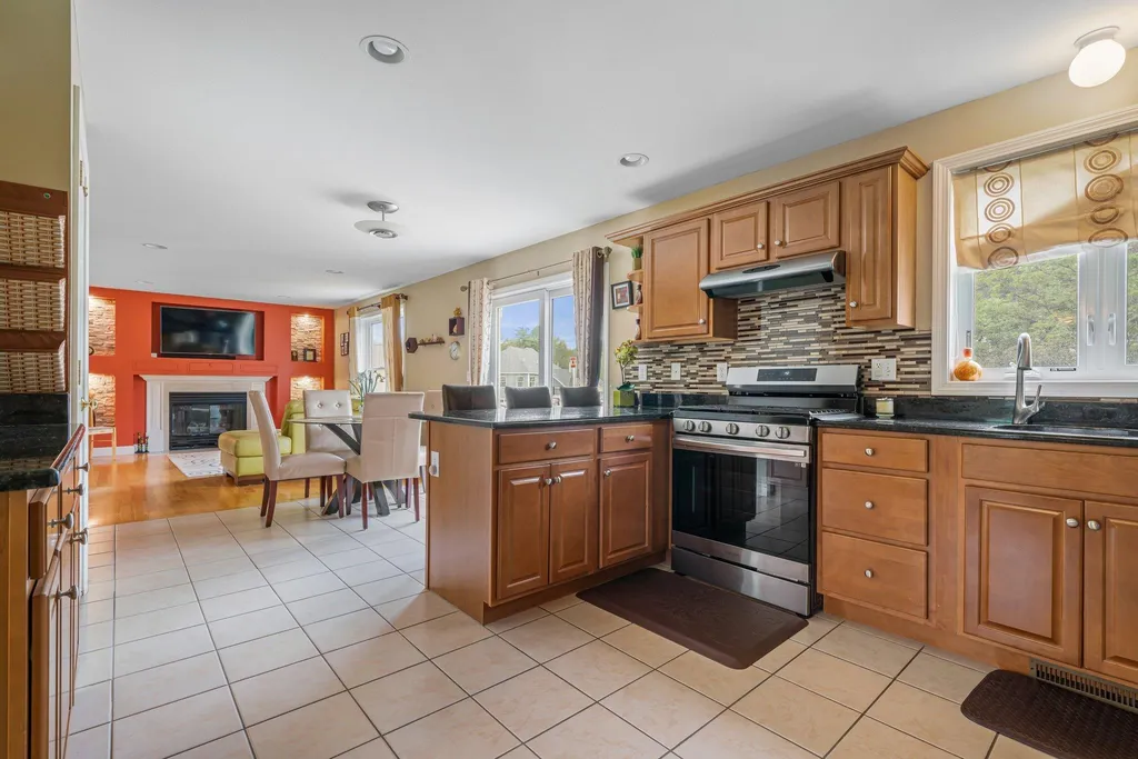 79 Cherrywood Drive Nashua NH 03062