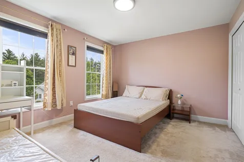 79 Cherrywood Drive Nashua NH 03062
