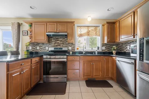79 Cherrywood Drive Nashua NH 03062