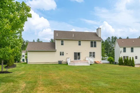 79 Cherrywood Drive Nashua NH 03062