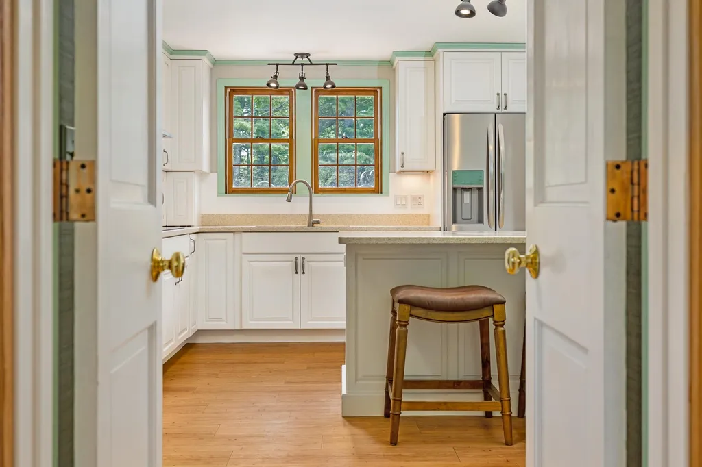 1667 King Hill Road New London NH 03257