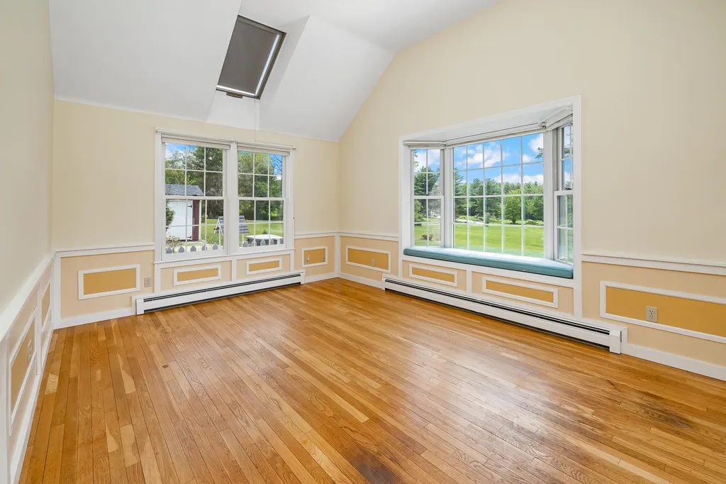 1667 King Hill Road New London NH 03257