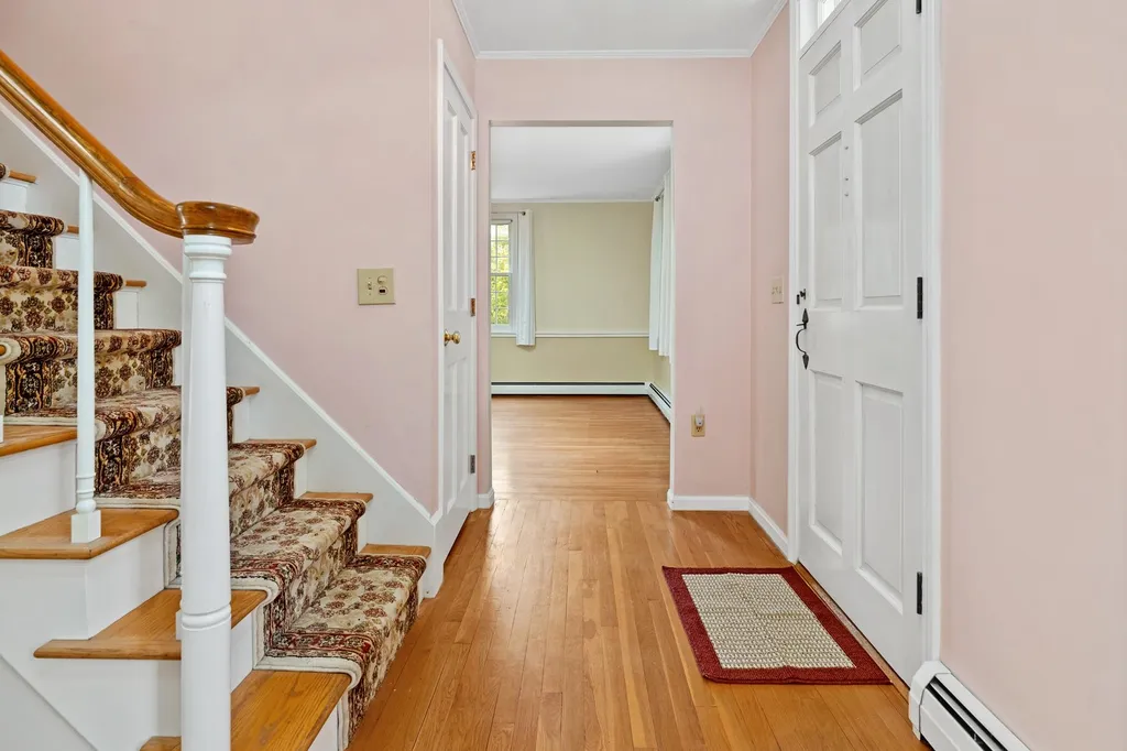 1667 King Hill Road New London NH 03257