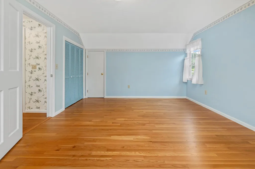 1667 King Hill Road New London NH 03257