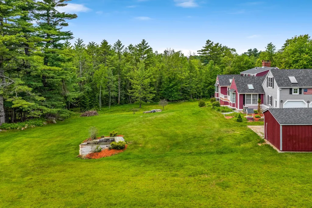 1667 King Hill Road New London NH 03257