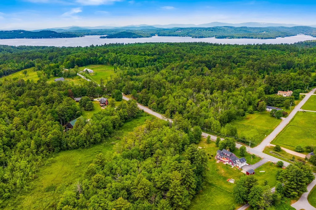 1667 King Hill Road New London NH 03257