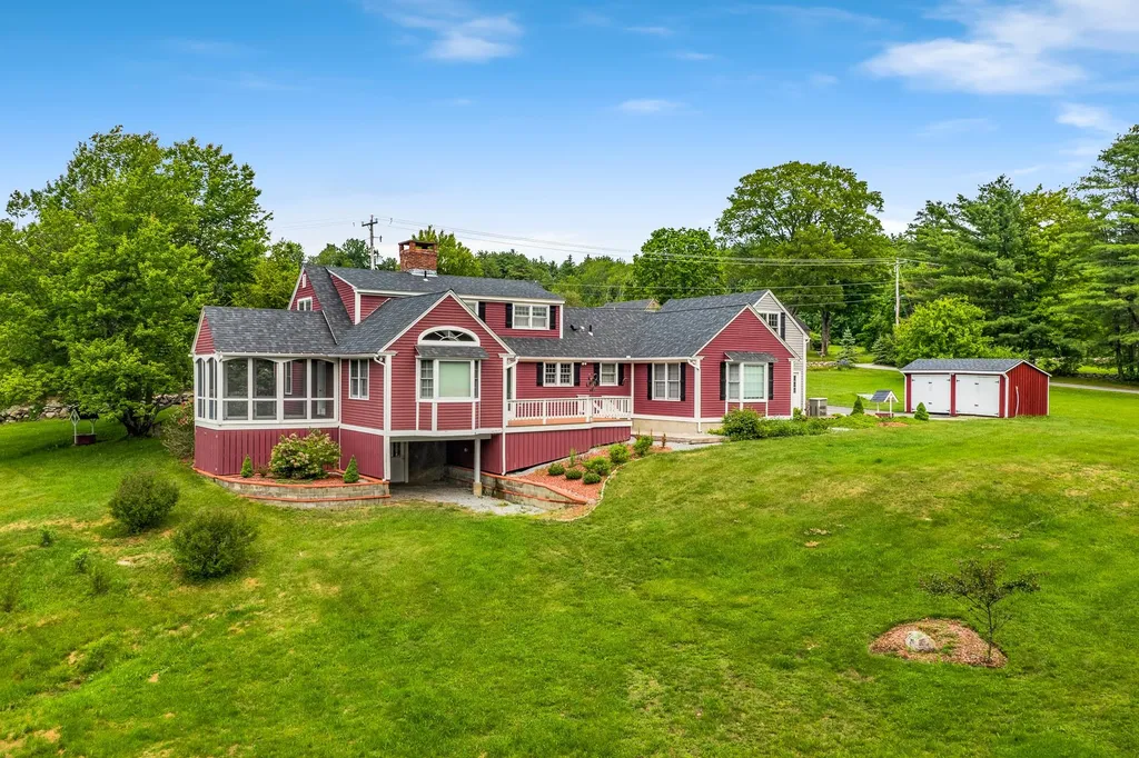 1667 King Hill Road New London NH 03257