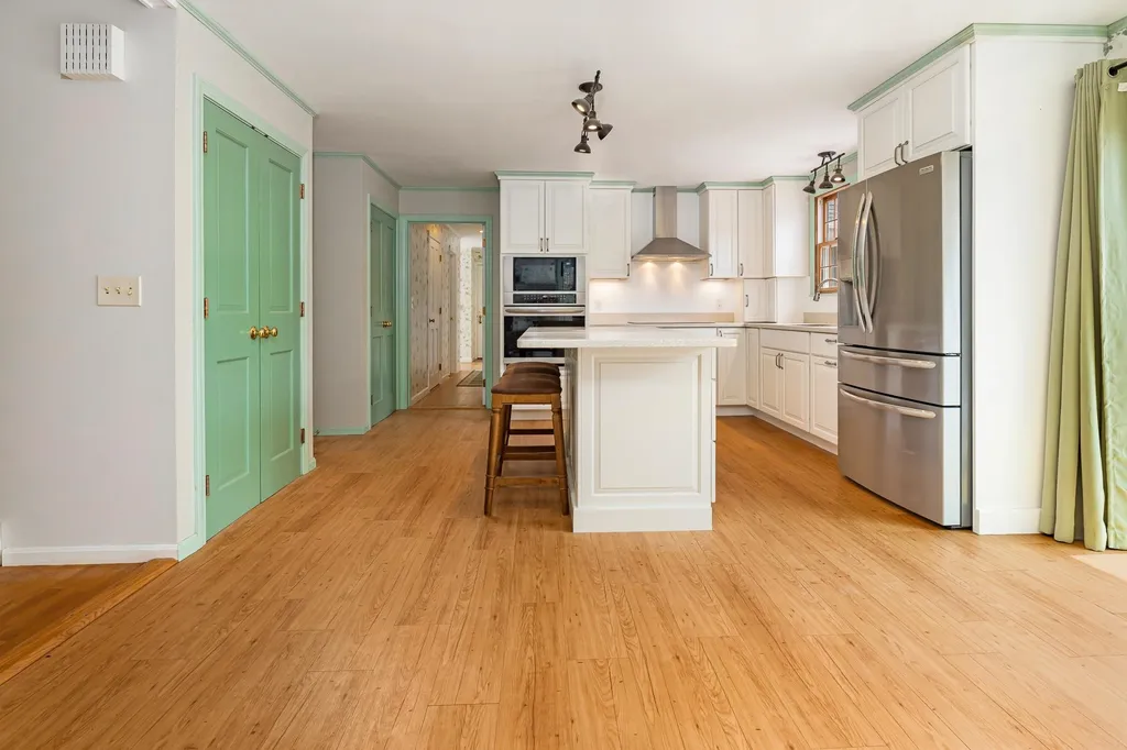 1667 King Hill Road New London NH 03257