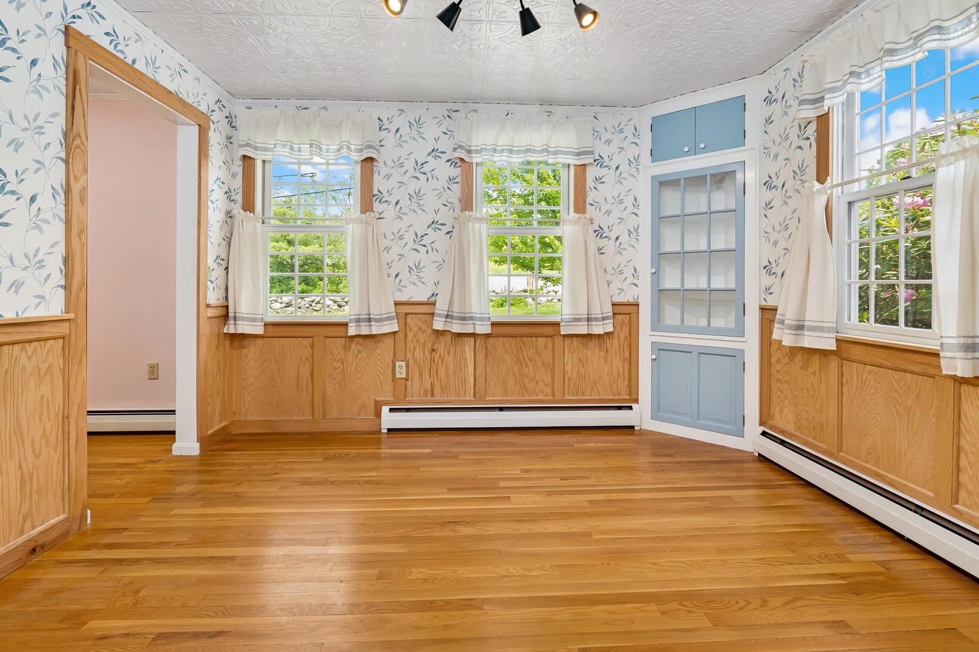 1667 King Hill Road New London NH 03257