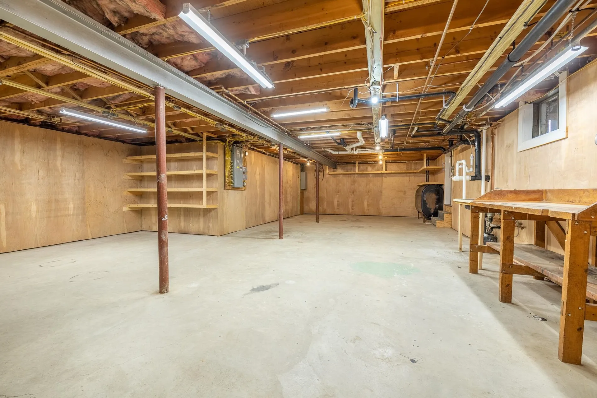1667 King Hill Road New London NH 03257