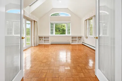 1667 King Hill Road New London NH 03257