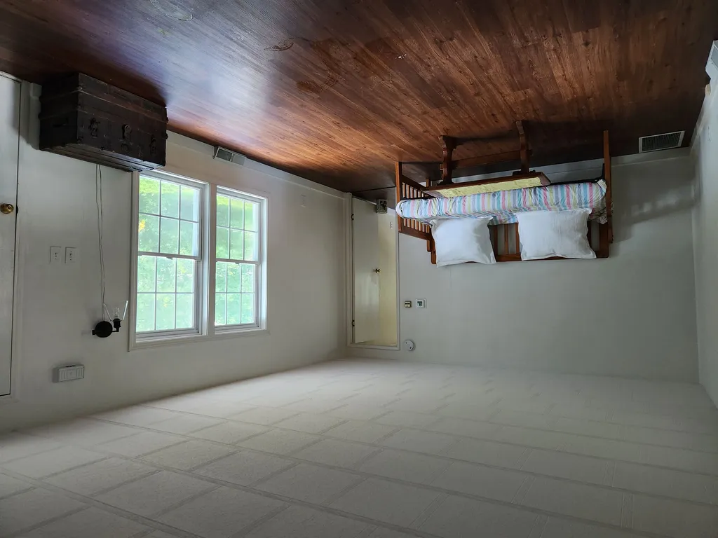 16 Brookmoor Road Dover NH 03820