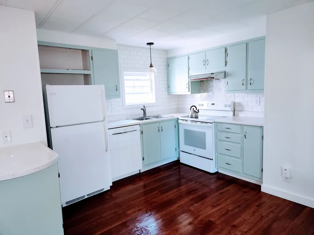 16 Brookmoor Road Dover NH 03820