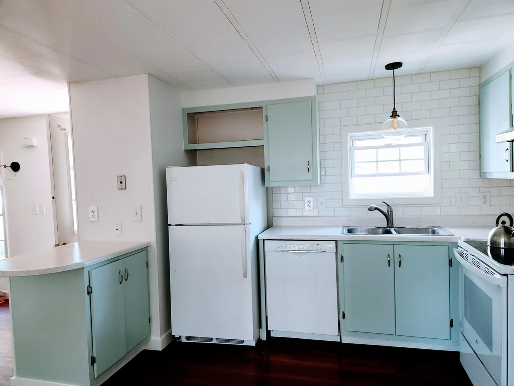 16 Brookmoor Road Dover NH 03820