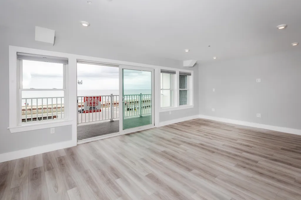 377 Ocean Boulevard Hampton NH 03842
