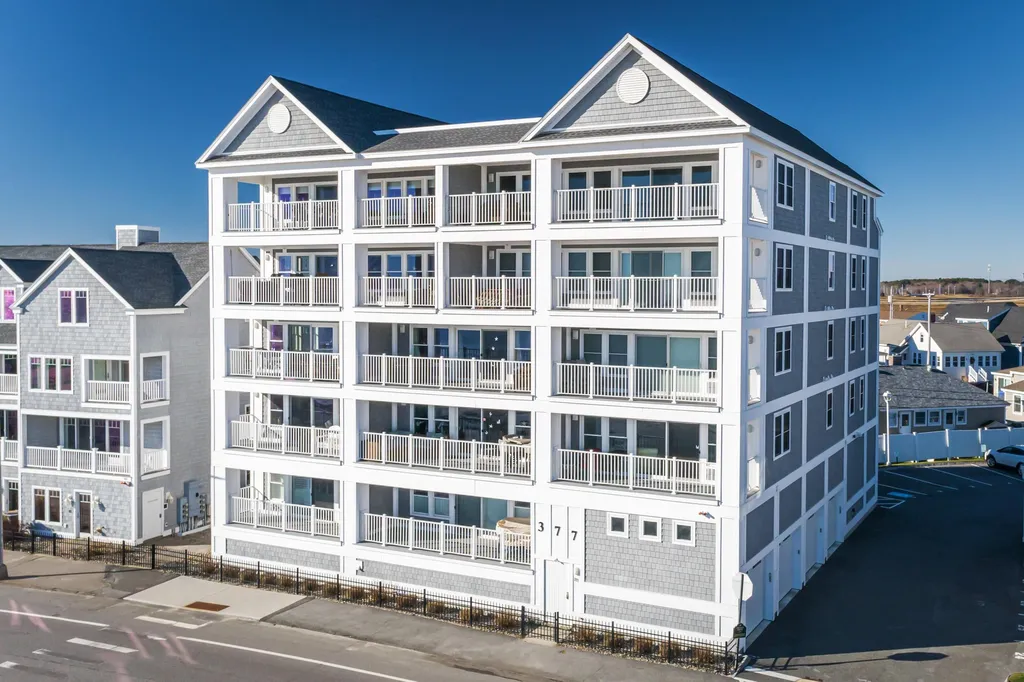 377 Ocean Boulevard Hampton NH 03842
