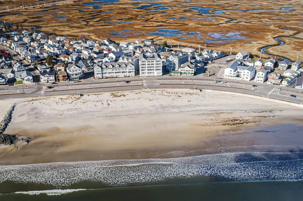 377 Ocean Boulevard Hampton NH 03842