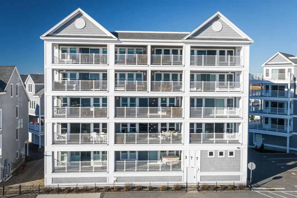 377 Ocean Boulevard Hampton NH 03842