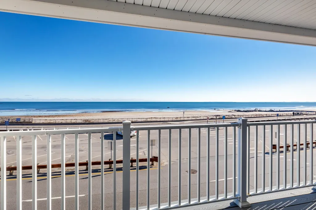 377 Ocean Boulevard Hampton NH 03842