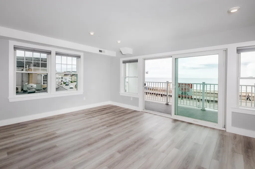 377 Ocean Boulevard Hampton NH 03842