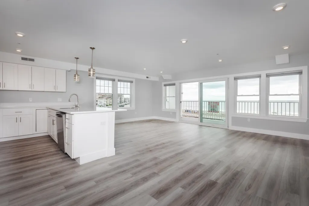 377 Ocean Boulevard Hampton NH 03842