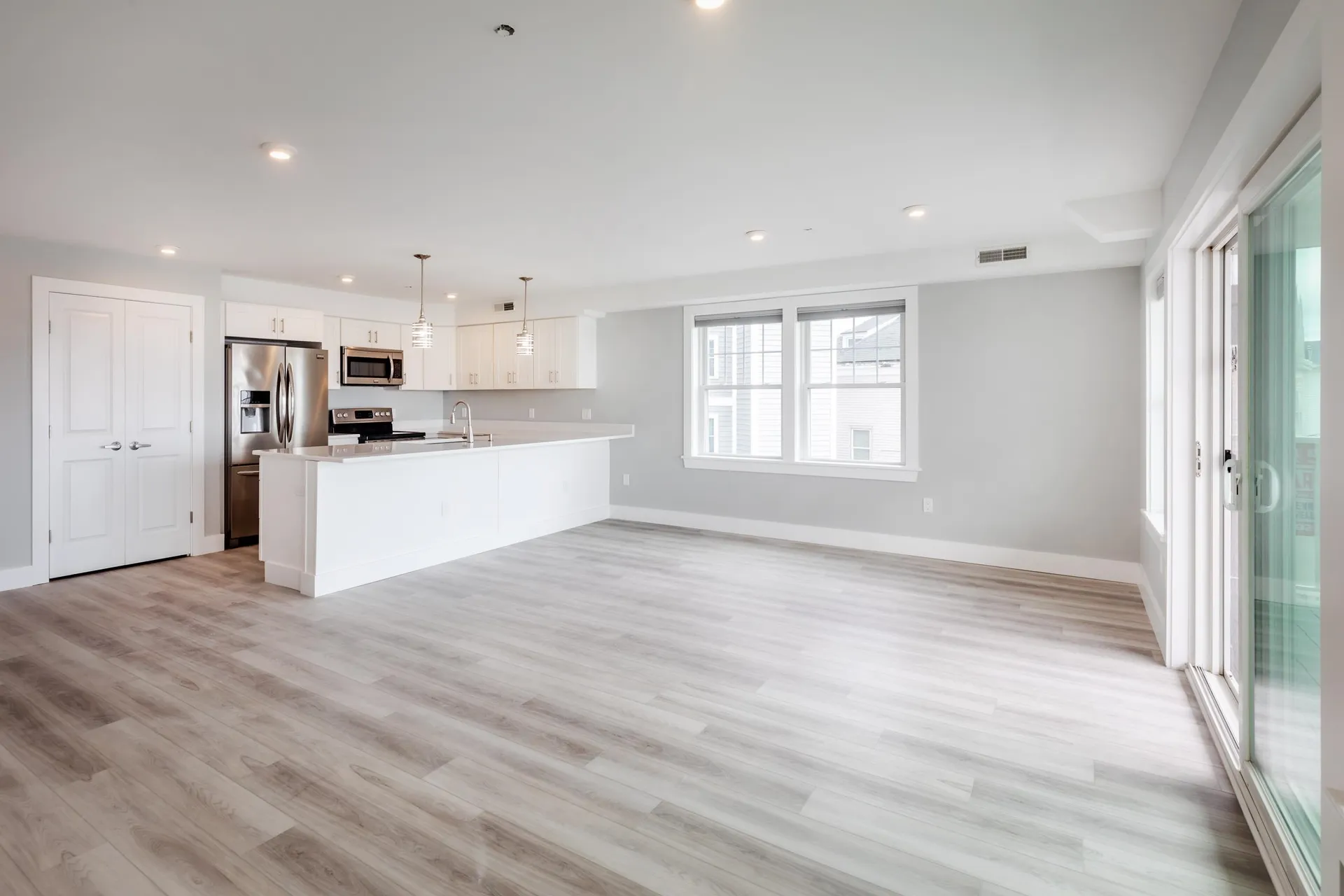377 Ocean Boulevard Hampton NH 03842