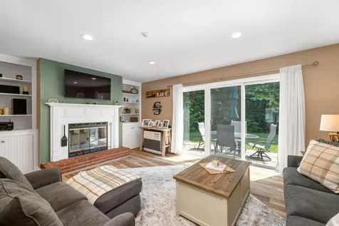 15 Williamsburg Circle Laconia NH 03246