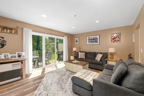 15 Williamsburg Circle Laconia NH 03246
