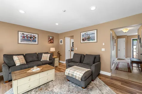 15 Williamsburg Circle Laconia NH 03246