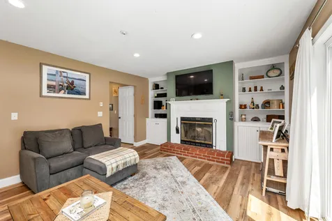 15 Williamsburg Circle Laconia NH 03246