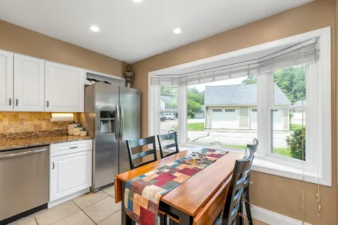 15 Williamsburg Circle Laconia NH 03246