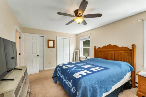 15 Williamsburg Circle Laconia NH 03246