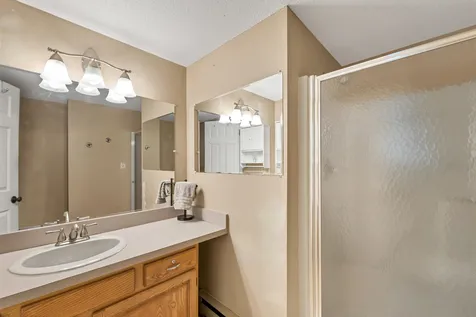 15 Williamsburg Circle Laconia NH 03246