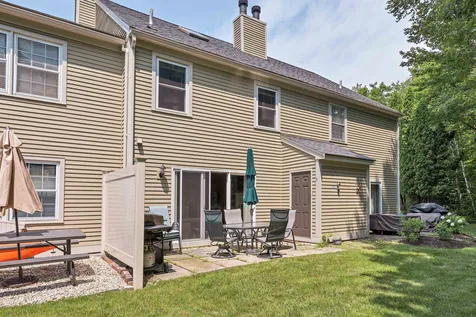 15 Williamsburg Circle Laconia NH 03246