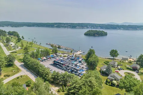 15 Williamsburg Circle Laconia NH 03246
