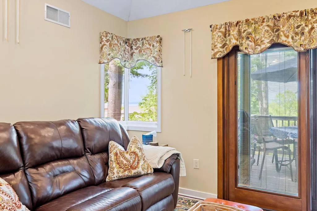 2696 Lake Shore Road Gilford NH 03249