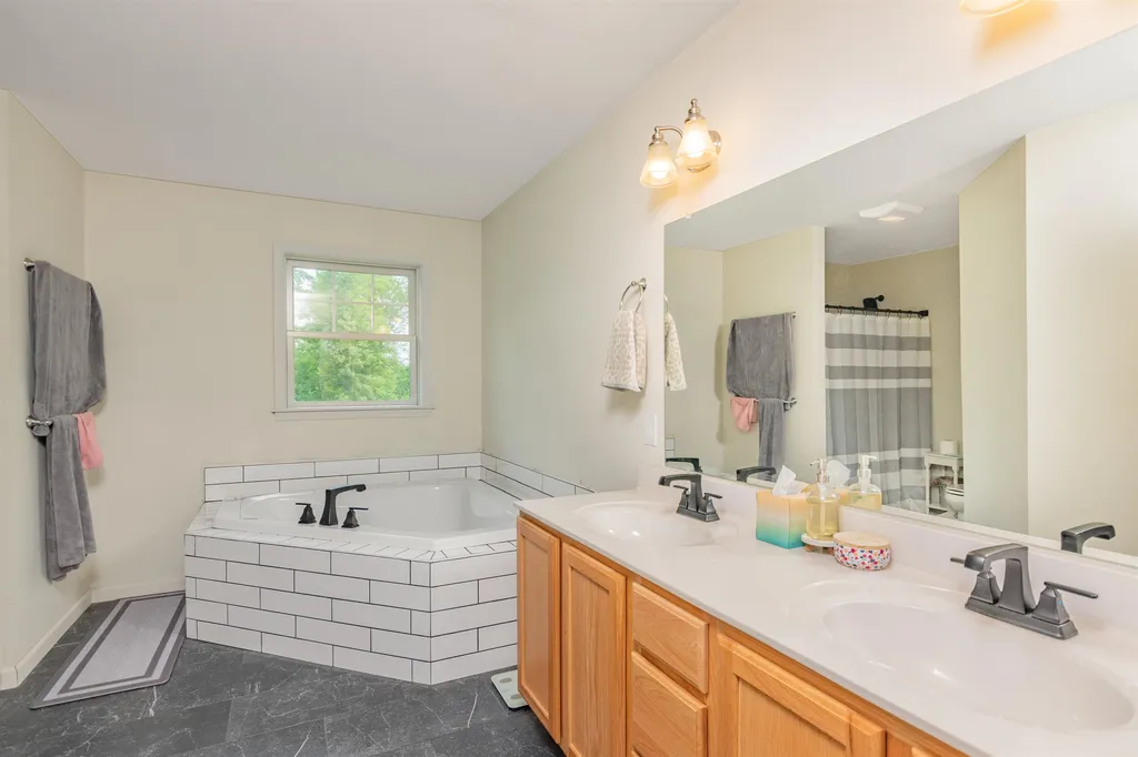 134 Pine Grove Circle North Hero VT 05474