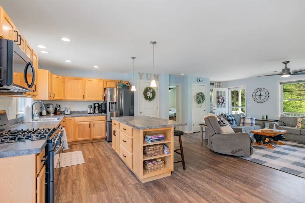134 Pine Grove Circle North Hero VT 05474