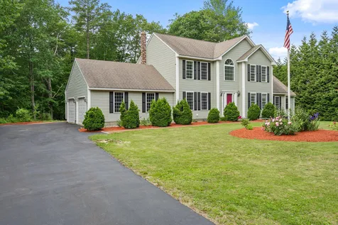 15 Evelyn Street Hooksett NH 03106