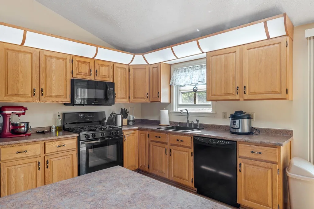 94 Pullman Street Manchester NH 03103