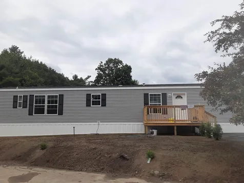 31 Mobile Drive Hudson NH 03051