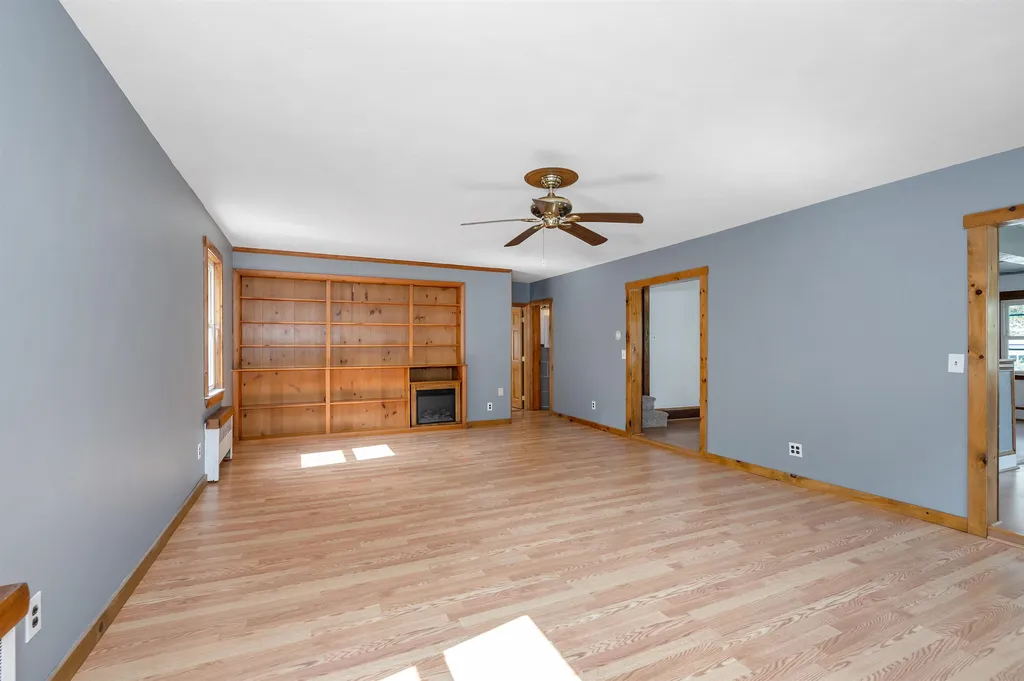 171 S Policy Street Salem NH 03079