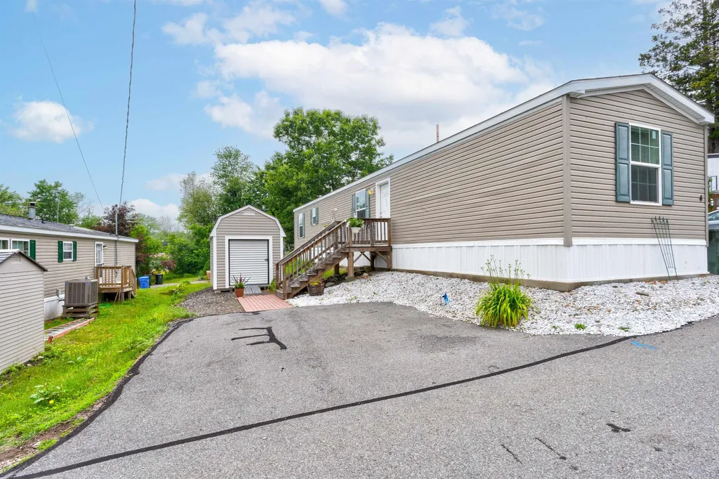 4 Pinto Lane Londonderry NH 03053