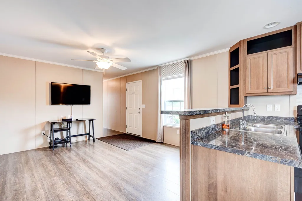 4 Pinto Lane Londonderry NH 03053