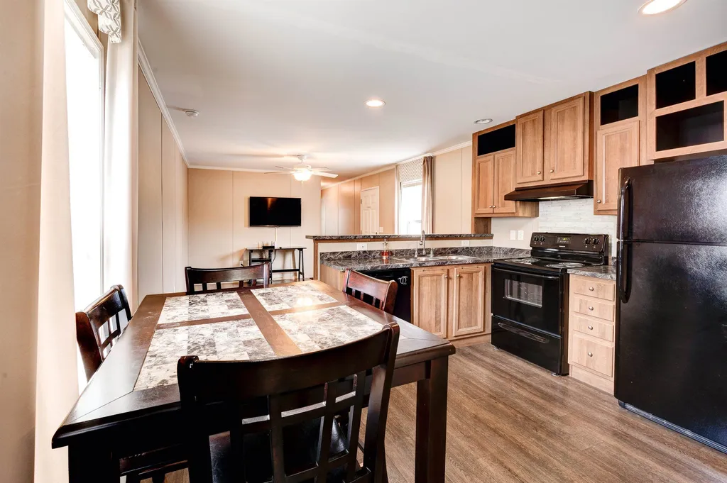 4 Pinto Lane Londonderry NH 03053